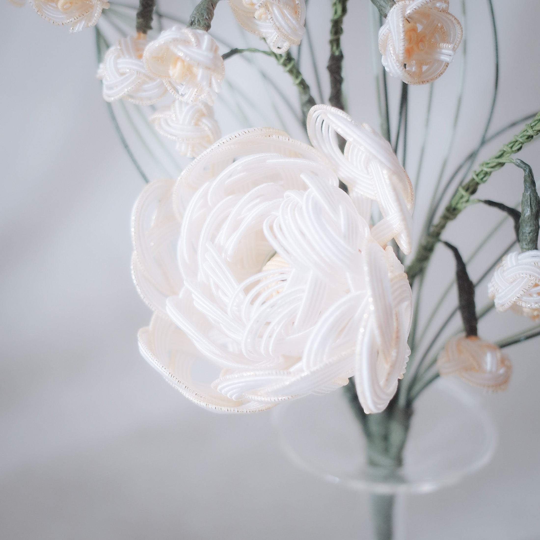 008-いのりのうた|冬の祈りの水引花