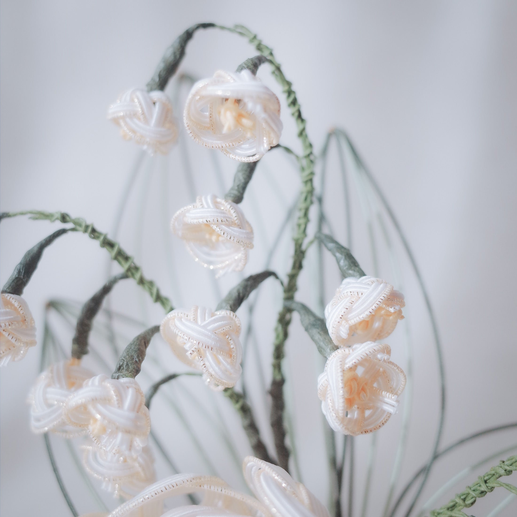 008-いのりのうた|冬の祈りの水引花